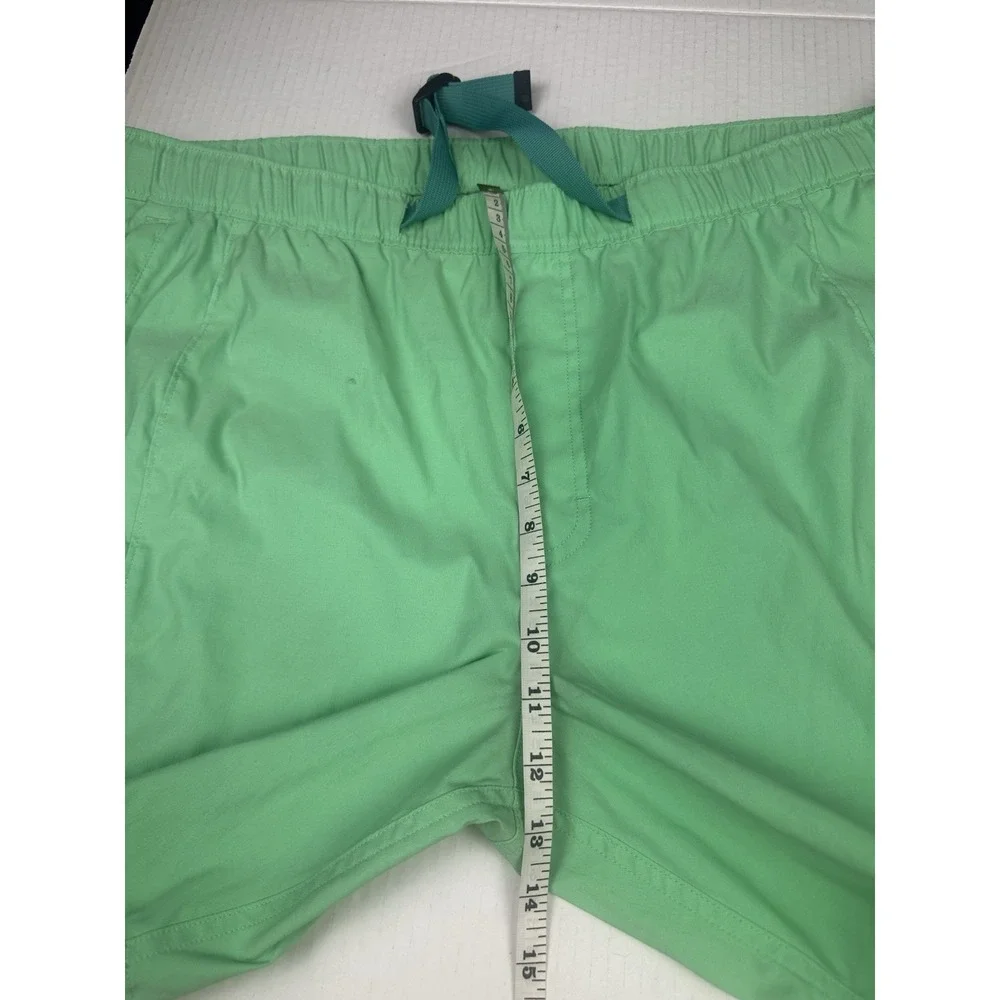 The North Face Class V Belted Shorts Mens XL Green Performance Nylon Hiking